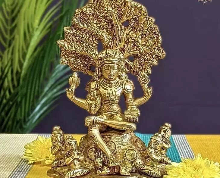 Lord Shiva Manifest as Dakshinamurti: శివుడు దక్షిణామూర్తిగా ఎందుకు అవతరించాడు? Lord Shiva Manifest as Dakshinamurti: శివుడు దక్షిణామూర్తిగా ఎందుకు అవతరించాడు?