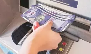 ATM : బ్యాంకింగ్ రంగంలో కొత్త విప్లవం.. డెబిట్ కార్డు లేకుండానే ఏటీఎం నుంచి డబ్బులు విత్ డ్రా ATM : బ్యాంకింగ్ రంగంలో కొత్త విప్లవం.. డెబిట్ కార్డు లేకుండానే ఏటీఎం నుంచి డబ్బులు విత్ డ్రా