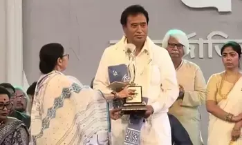 Mamata Banerjee: మమతా బెనర్జీ నుంచి భాజపా ఎంపీకి బెంగాల్ టాప్ అవార్డు: ఎన్నికల వ్యూహమా?