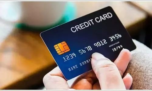 Credit Card : మినిమం డ్యూ కడుతున్నారా? అయితే మీరు అప్పుల ఊబిలో పడ్డట్టే.. అసలు నిజాలు ఇవే Credit Card : మినిమం డ్యూ కడుతున్నారా? అయితే మీరు అప్పుల ఊబిలో పడ్డట్టే.. అసలు నిజాలు ఇవే
