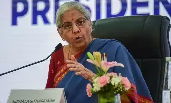 Nirmala Sitharaman : బ్యాంకులకు నిర్మలమ్మ వార్నింగ్.. ఇన్సూరెన్స్ పేరుతో కస్టమర్లను పీడిస్తే ఊరుకోం