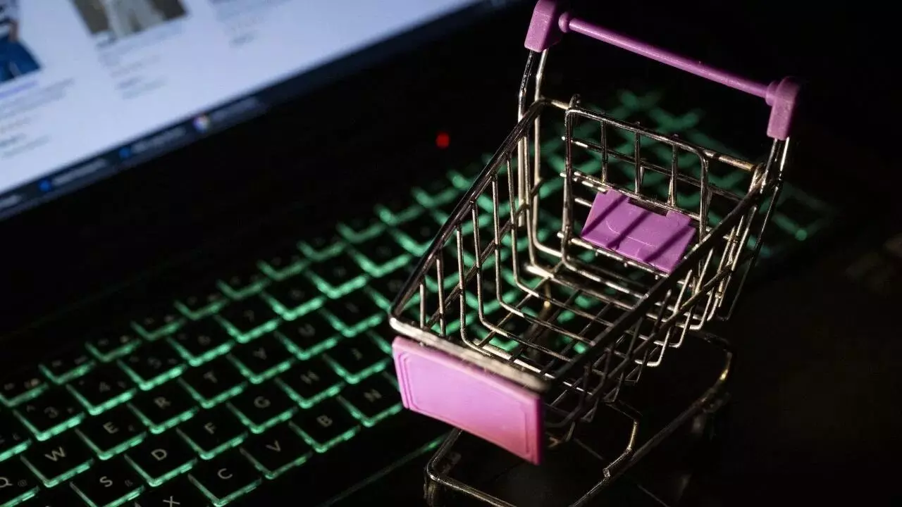 Indias E-commerce Boom : డిజిటల్ షాపింగ్ ధమాకా..2030 నాటికి 300 బిలియన్ డాలర్లకు భారత ఈ-కామర్స్ మార్కెట్ Indias E-commerce Boom : డిజిటల్ షాపింగ్ ధమాకా..2030 నాటికి 300 బిలియన్ డాలర్లకు భారత ఈ-కామర్స్ మార్కెట్