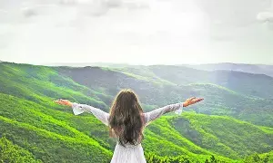 Happiness Secrets: ఆనందంగా ఉండాలంటే..ఇవి తప్పకుండా పాటించాలి Happiness Secrets: ఆనందంగా ఉండాలంటే..ఇవి తప్పకుండా పాటించాలి