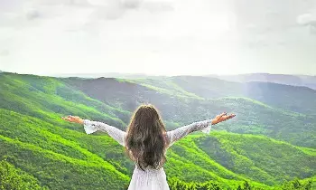 Happiness Secrets:  ఆనందంగా ఉండాలంటే..ఇవి తప్పకుండా పాటించాలి