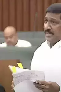 వైకాపా ప్రభుత్వ హయాంలో ఏపీ రోడ్లు గుంతల మయం: జగన్ స్నేహితుడు కేటీఆర్ హేళన వైకాపా ప్రభుత్వ హయాంలో ఏపీ రోడ్లు గుంతల మయం: జగన్ స్నేహితుడు కేటీఆర్ హేళన