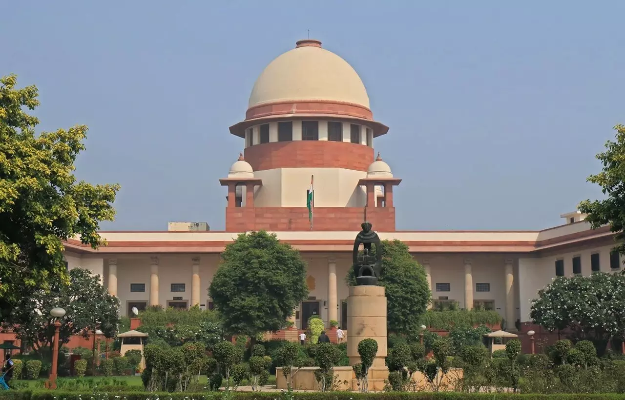 Supreme Court Anger: సుప్రీం కోర్టు ఆగ్రహం: ఎన్సీఈఆర్టీ వివాదాస్పద పుస్తకానికి నిషేధం, బాధ్యులపై చర్యలు Supreme Court Anger: సుప్రీం కోర్టు ఆగ్రహం: ఎన్సీఈఆర్టీ వివాదాస్పద పుస్తకానికి నిషేధం, బాధ్యులపై చర్యలు