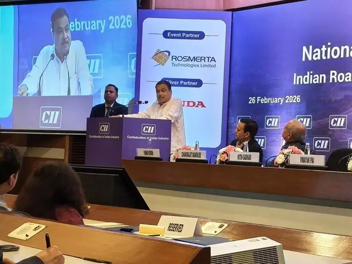 National Highways Minister Nitin Gadkari: త్వరలో గ్రేడ్ ఆధారిత డ్రైవింగ్ లైసెన్సులు.. ఉల్లంఘనలకు పాయింట్లు, తగ్గితే సస్పెన్షన్ లేదా రద్దు - మంత్రి నితిన్ గడ్కరీ National Highways Minister Nitin Gadkari: త్వరలో గ్రేడ్ ఆధారిత డ్రైవింగ్ లైసెన్సులు.. ఉల్లంఘనలకు పాయింట్లు, తగ్గితే సస్పెన్షన్ లేదా రద్దు - మంత్రి నితిన్ గడ్కరీ