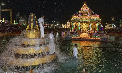 Tirumala Srivari annual float festival: తెప్పపై రుక్మిణి సమేత శ్రీకృష్ణస్వామివారి అభయం Tirumala Srivari annual float festival: తెప్పపై రుక్మిణి సమేత శ్రీకృష్ణస్వామివారి అభయం