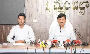 Ponguleti Srinivasa Reddy: అర్హులైన నిర్వాసితులకు ఈ నెల 15 లోపు ఇందిరమ్మ ఇళ్లు మంజూరు - రెవెన్యూ శాఖ మంత్రి పొంగులేటి శ్రీనివాసరెడ్డి Ponguleti Srinivasa Reddy: అర్హులైన నిర్వాసితులకు ఈ నెల 15 లోపు ఇందిరమ్మ ఇళ్లు మంజూరు - రెవెన్యూ శాఖ మంత్రి పొంగులేటి శ్రీనివాసరెడ్డి