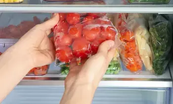 Refrigerator Can Be Harmful: జాగ్రత్త: ఈ వస్తువులను ఫ్రిజ్‌లో పెడుతున్నారా? అయితే వెంటనే ఆపేయండి!