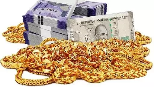 Gold Loan : బంగారం తాకట్టులో కొత్త ట్రెండ్.. ఐదు లక్షల కంటే ఎక్కువ లోన్లకే మొగ్గు