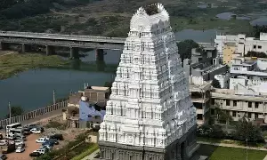 Uniqueness of Sri Kalahasteeswara Temple: గ్రహణ సమయంలోనూ మూతపడని ఏకైక క్షేత్రం.. శ్రీకాళహస్తి విశిష్టత మీకు తెలుసా?
