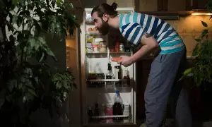 Eating at Night: రాత్రి పూట ఏం తింటున్నారు? మీ నిద్రకూ, ఆరోగ్యానికీ అదే కీలకం! Eating at Night: రాత్రి పూట ఏం తింటున్నారు? మీ నిద్రకూ, ఆరోగ్యానికీ అదే కీలకం!