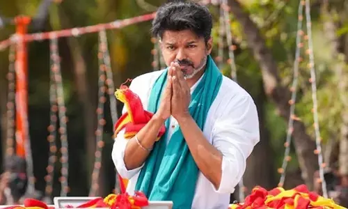 Actor Vijay: మిగతా పార్టీలకు ఇవి సాధారణ ఎన్నికలు.. మాకు భావోద్వేగ యుద్ధం: విజయ్ Actor Vijay: మిగతా పార్టీలకు ఇవి సాధారణ ఎన్నికలు.. మాకు భావోద్వేగ యుద్ధం: విజయ్