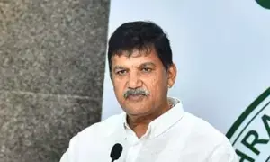 Dhulipalla Narendra Kumar: దేవదేవుడితో ఆటలాడుతున్న బొత్స .. కల్తీ నెయ్యి కుంభకోణంపై తీవ్ర ఆరోపణలు! - తెదేపా ఎమ్మెల్యే ధూళిపాళ్ల నరేంద్ర Dhulipalla Narendra Kumar: దేవదేవుడితో ఆటలాడుతున్న బొత్స .. కల్తీ నెయ్యి కుంభకోణంపై తీవ్ర ఆరోపణలు! - తెదేపా ఎమ్మెల్యే ధూళిపాళ్ల నరేంద్ర