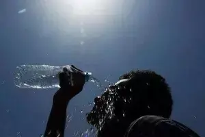 Stay Safe from the Summer Heat: ఎండల నుంచి తప్పించుకోవడానికి హెల్త్ టిప్స్ ఇవే!