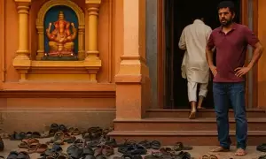 Lost Your Footwear at a Temple: గుడిలో చెప్పులు పోయాయా? అయితే మీరు లక్కీ.. ఇది శని దోషం పోయినట్లేనట..