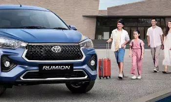 Toyota Rumion : పెద్ద ఫ్యామిలీకి పెద్ద కారు.. టయోటా రూమియన్ బడ్జెట్ వేరియంట్ వచ్చేసింది