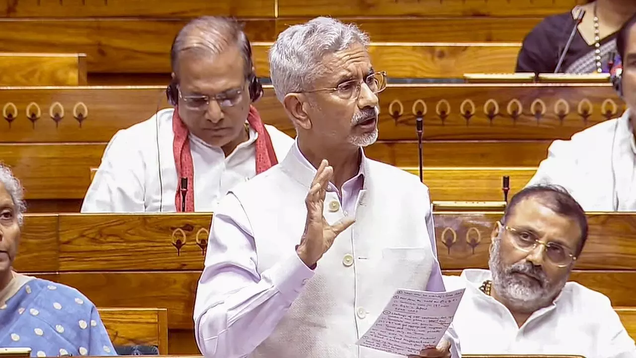 External Minister S. Jaishankar: రాజ్యసభలో కీలక వ్యాఖ్యలు: పశ్చిమాసియా సంఘర్షణలో భారతీయుల భద్రతకే ప్రాధాన్యం External Minister S. Jaishankar: రాజ్యసభలో కీలక వ్యాఖ్యలు: పశ్చిమాసియా సంఘర్షణలో భారతీయుల భద్రతకే ప్రాధాన్యం