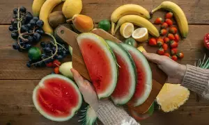 Diet to Beat the Summer Heat: ఎండల నుండి ఉపశమనం పొందాలంటే మీ డైట్‌లో ఈ పండ్లు ఉండాల్సిందే..