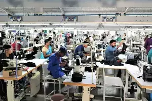 US India Textile Tariff : సముద్రం మీద సరుకు ఉండగానే తగ్గిన ట్యాక్స్.. అమెరికా దిగుమతిదారులకు పండగే