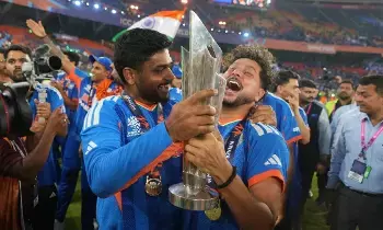 ICC Mens T20 World Cup Trophy: టీమిండియాపై కాసుల వర్షం: ప్రపంచకప్ గెలిచినందుకు భారత్‌కు దక్కేది ఎంతంటే?