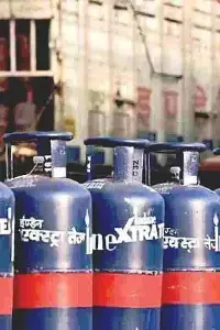 LPG Gas Shortage: గ్యాస్ కొరతతో తెలుగు రాష్ట్రాల హోటల్ పరిశ్రమ ఆందోళనలో