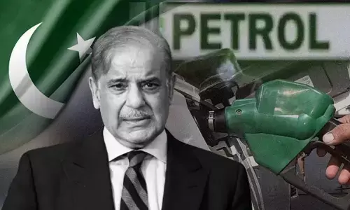 Pakistan Economic Crisis : లీటర్ పెట్రోల్ రూ.321.. డీజిల్ రూ.335.. దివాళా దిశగా పాకిస్థాన్?