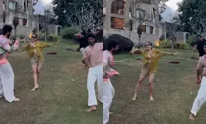 Vijay Deverakonda and Rashmika: తమ్ముడు ఆనంద్‌తో కలిసి విజయ్-రష్మిక అదిరిపోయే స్టెప్పులు.. వీడియో వైరల్..