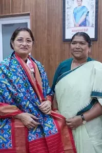 Seethakka: క్రెచ్‌ వర్కర్ల వేతనాల పెంపుపై కేంద్ర మంత్రి అన్నపూర్ణ దేవిని కలిసిన సీతక్క