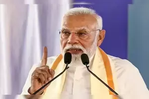 PM Narendra Modi: యుద్ధం వేళ ప్రజల్లో భయాందోళనలు రేపుతున్న కాంగ్రెస్పై ప్రధాని మోదీ తీవ్ర విమర్శలు PM Narendra Modi: యుద్ధం వేళ ప్రజల్లో భయాందోళనలు రేపుతున్న కాంగ్రెస్పై ప్రధాని మోదీ తీవ్ర విమర్శలు