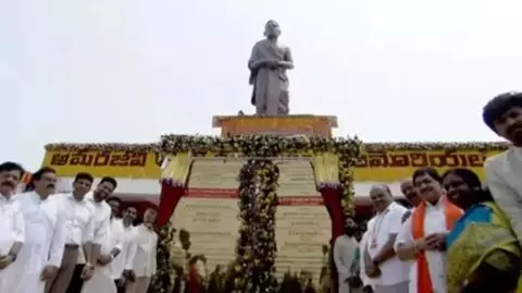 Potti Sriramulu: అమరావతిలో అమరజీవి పొట్టి శ్రీరాములు భారీ విగ్రహావిష్కరణ Potti Sriramulu: అమరావతిలో అమరజీవి పొట్టి శ్రీరాములు భారీ విగ్రహావిష్కరణ