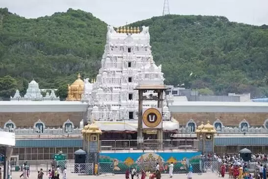 Tirumala Tirupati Devasthanams (TTD): తిరుమలలో రూ.120 కోట్లతో హైటెక్ అన్నప్రసాద కేంద్రం.. ఇక క్యూ లైన్ల తిప్పలు ఉండవు.. Tirumala Tirupati Devasthanams (TTD): తిరుమలలో రూ.120 కోట్లతో హైటెక్ అన్నప్రసాద కేంద్రం.. ఇక క్యూ లైన్ల తిప్పలు ఉండవు..