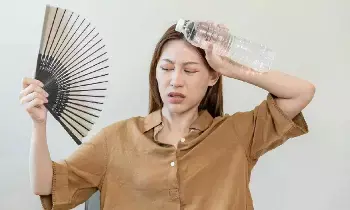 Dehydration Risk in Summer: వేసవిలో డీహైడ్రేషన్ ముప్పు.. కేవలం నీరు తాగితే సరిపోదు.. ఈ ఆహారాలు మీ డైట్‌లో ఉండాల్సిందే