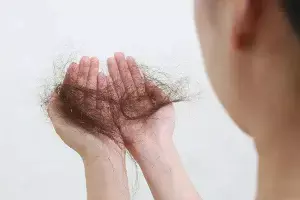 Excessive Hair Fall in Women: మహిళల్లో అధికంగా జుట్టు రాలుతోందా?.. అది ఈ ప్రమాదకర వ్యాధులకు సంకేతం కావచ్చు.. Excessive Hair Fall in Women: మహిళల్లో అధికంగా జుట్టు రాలుతోందా?.. అది ఈ ప్రమాదకర వ్యాధులకు సంకేతం కావచ్చు..
