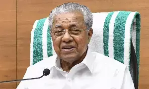 Kerala Assembly Elections:  కేరళ అసెంబ్లీ ఎన్నికలు: ముఖ్యమంత్రి పినరయి విజయన్‌ ధర్మదం నుంచి నామినేషన్‌