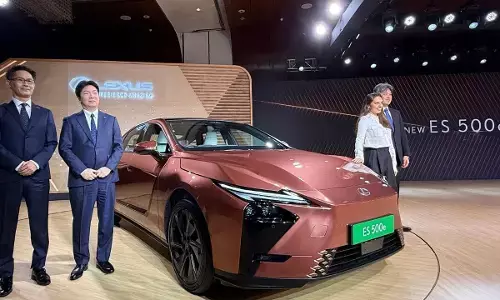 Lexus : రాకెట్ లాంటి వేగం.. రాజభవనం లాంటి సౌకర్యం.. లెక్సస్ కొత్త ఈవీ మామూలుగా లేదుగా Lexus : రాకెట్ లాంటి వేగం.. రాజభవనం లాంటి సౌకర్యం.. లెక్సస్ కొత్త ఈవీ మామూలుగా లేదుగా