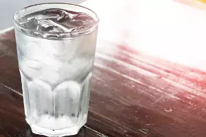 Drinking Cold Water in Summer: వేసవిలో చల్లటి నీరు తాగుతున్నారా? అయితే ఈ కోల్డ్ షాక్ గురించి తెలుసుకోండి.. Drinking Cold Water in Summer: వేసవిలో చల్లటి నీరు తాగుతున్నారా? అయితే ఈ కోల్డ్ షాక్ గురించి తెలుసుకోండి..
