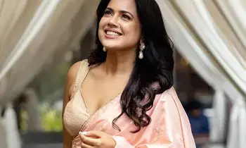 Sameera Reddy: నత్తితో చాలా ఇబ్బంది పడ్డా: సమీరా రెడ్డి