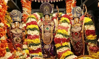Lord Rama: రామనామ స్మరణతో మార్మోగిన తిరువీధులు