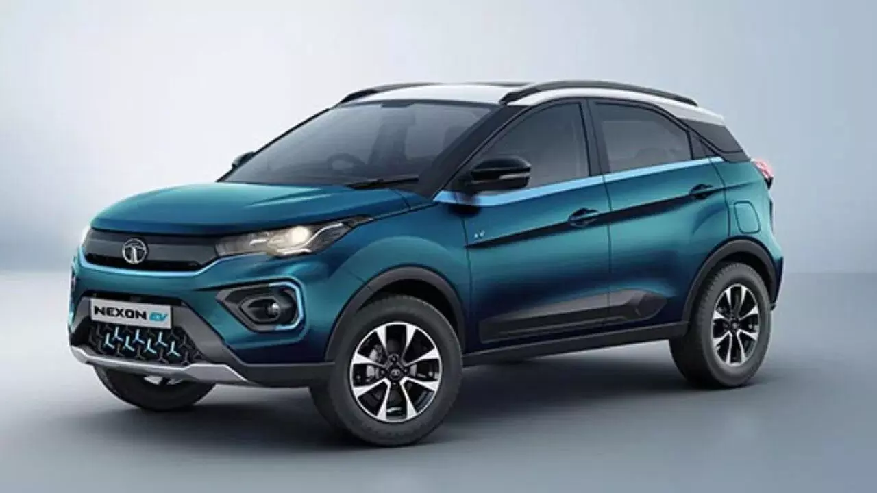 Tata Nexon EV 2026 : ఈవీ మార్కెట్లో టాటా నెక్సాన్ హవా.. కొత్త కార్లు వచ్చినా తగ్గని క్రేజ్.. ఎందుకో తెలుసా? Tata Nexon EV 2026 : ఈవీ మార్కెట్లో టాటా నెక్సాన్ హవా.. కొత్త కార్లు వచ్చినా తగ్గని క్రేజ్.. ఎందుకో తెలుసా?