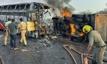 Markapuram Accident: మార్కాపురం: డ్రైవర్ నిర్లక్ష్యం, అతివేగం ప్రమాదానికి కారణం