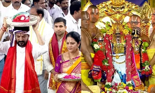 Sita Rama Kalyanam: భద్రాచలంలో వైభవంగా శ్రీ సీతారాముల కల్యాణోత్సవం Sita Rama Kalyanam: భద్రాచలంలో వైభవంగా శ్రీ సీతారాముల కల్యాణోత్సవం