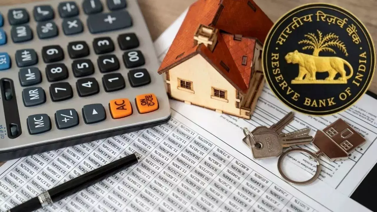 RBI : మధ్యప్రాచ్య యుద్ధ సెగలు.. చమురు ధరల గుబులు.. ఆర్బీఐ పాలసీపై సర్వత్రా ఆసక్తి RBI : మధ్యప్రాచ్య యుద్ధ సెగలు.. చమురు ధరల గుబులు.. ఆర్బీఐ పాలసీపై సర్వత్రా ఆసక్తి