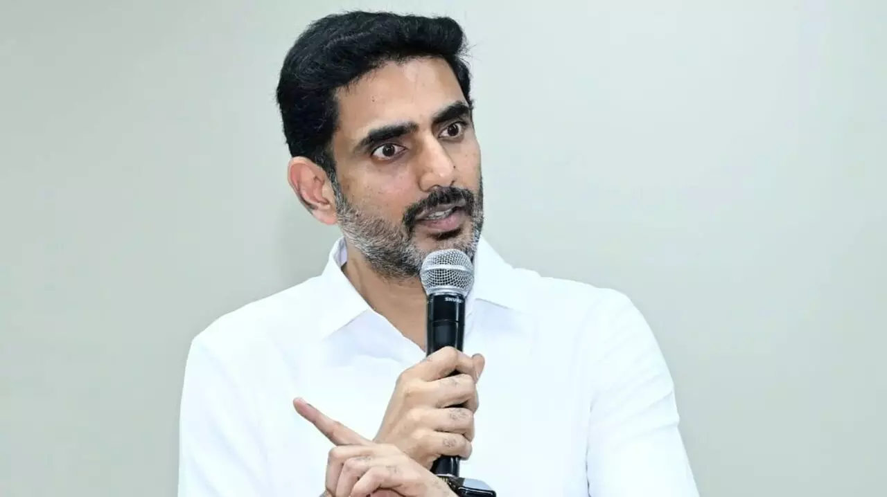 Minister Nara Lokesh: అమరావతి తీర్మానానికి వైకాపా దూరం: ప్రజలు జగన్కు చూపిన ‘బ్లాక్బస్టర్’ సినిమా సరిపోలేదేమో!- మంత్రి నారా లోకేశ్ Minister Nara Lokesh: అమరావతి తీర్మానానికి వైకాపా దూరం: ప్రజలు జగన్కు చూపిన ‘బ్లాక్బస్టర్’ సినిమా సరిపోలేదేమో!- మంత్రి నారా లోకేశ్