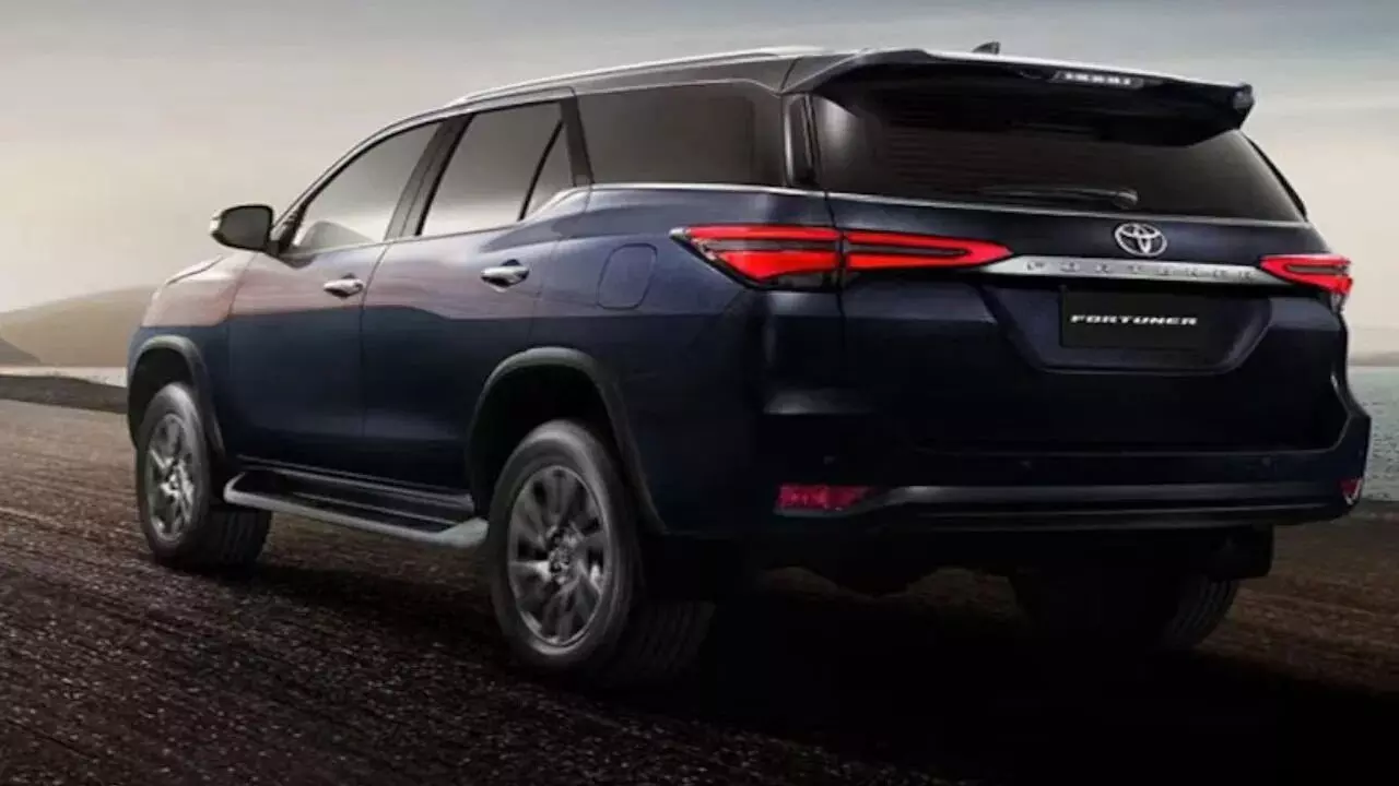Toyota Fortuner : ఎస్యూవీ రారాజు ఫార్చ్యూనర్ కొత్త అవతారం.. మూడవ తరం మోడల్ లాంచ్ డేట్ వచ్చేసింది Toyota Fortuner : ఎస్యూవీ రారాజు ఫార్చ్యూనర్ కొత్త అవతారం.. మూడవ తరం మోడల్ లాంచ్ డేట్ వచ్చేసింది