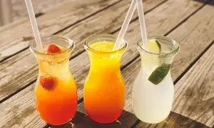 Beat the Heat: ఎండ దెబ్బ నుంచి ఉపశమనం: ఇంట్లోనే తయారు చేసుకోగలిగే 6 ఉత్తమ పానీయాలు Beat the Heat: ఎండ దెబ్బ నుంచి ఉపశమనం: ఇంట్లోనే తయారు చేసుకోగలిగే 6 ఉత్తమ పానీయాలు