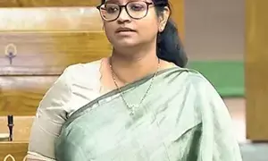 MP Kadiyam Kavya: పారాక్వాట్‌ మందు నిషేధం కోసం ఎంపీ కావ్య డిమాండ్‌