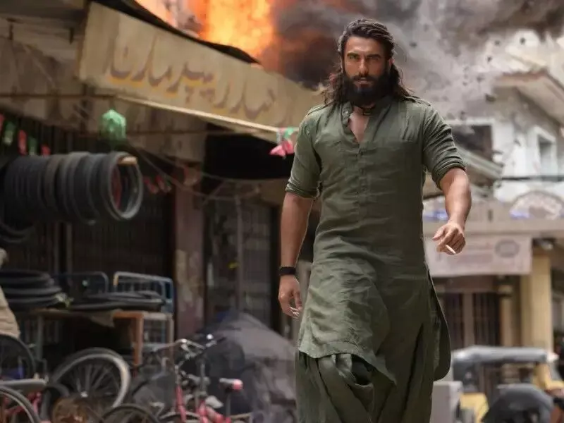 ‘Dhurandhar’: బాక్సాఫీస్ వద్ద ధురంధర్ రికార్డుల వేట.. 11 రోజుల్లోనే రూ. 1,363 కోట్లు.. ‘Dhurandhar’: బాక్సాఫీస్ వద్ద ధురంధర్ రికార్డుల వేట.. 11 రోజుల్లోనే రూ. 1,363 కోట్లు..