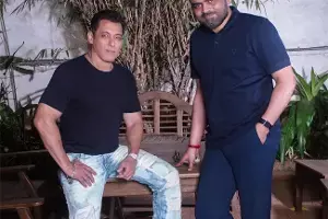 Director Vamsi Paidipally: టాలీవుడ్ డైరెక్టర్తో సల్మాన్ ఖాన్ నెక్స్ట్ మూవీ.. అఫీషియల్ అనౌన్స్మెంట్ వచ్చేసింది! Director Vamsi Paidipally: టాలీవుడ్ డైరెక్టర్తో సల్మాన్ ఖాన్ నెక్స్ట్ మూవీ.. అఫీషియల్ అనౌన్స్మెంట్ వచ్చేసింది!